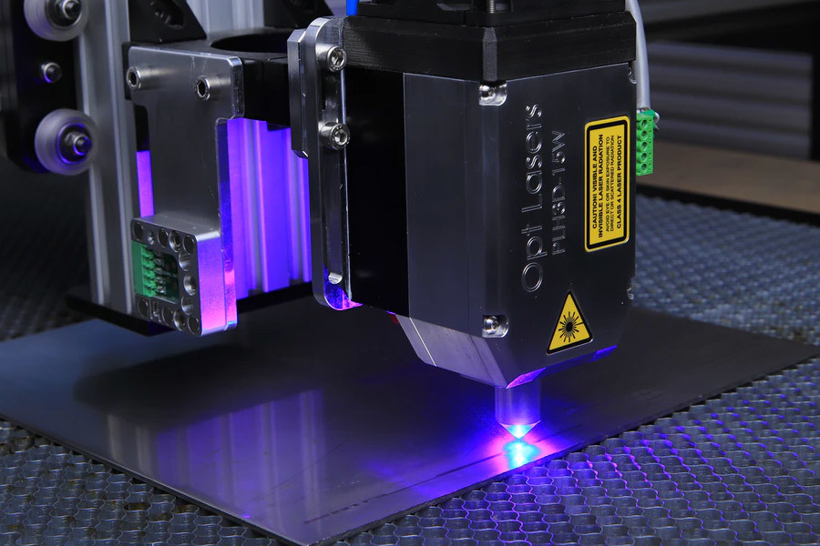 印刷包(bao)裝使用成熟(shú)工藝手段，對(duì)商品進行美(měi)化裝飾設計(ji)。