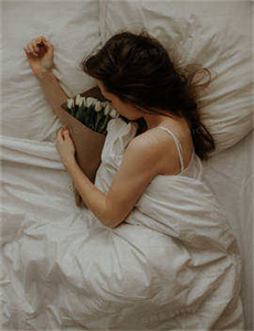 白色白色视频免费观看-星空传映MV免费观看