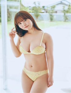 厨房里挺进岳丰满大屁股-无知美少女