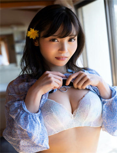 紧致细腻白嫩饱满丰盈-惊艳美女