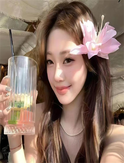 邪典电影艺术分析：《神马都是浮云》的市场表现与观众反响 ——深入探索邪典电影的艺术世界