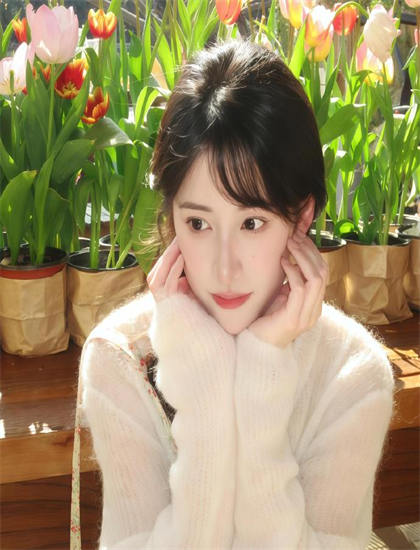 表演艺术解析：性爱居酒屋的微距拍摄的细节表现与视觉冲击 理解表演与导演的配合